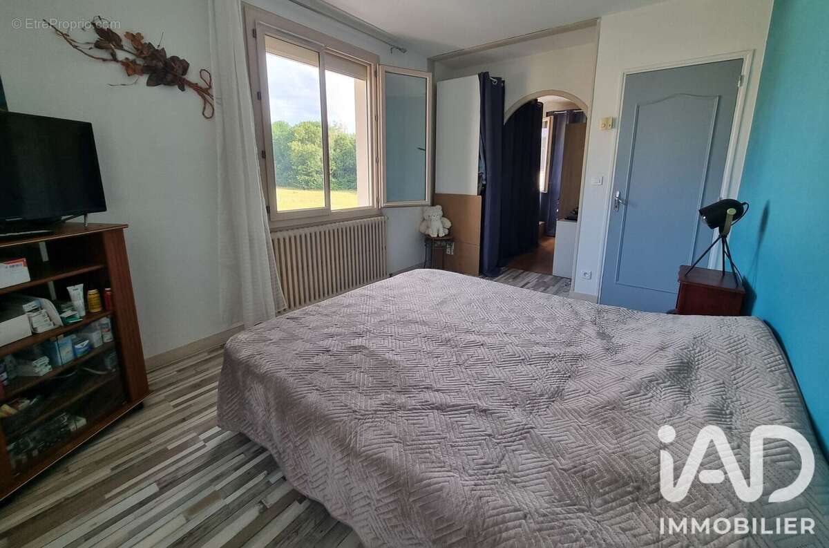 Maison 187 m² à Gennes  - photo 5