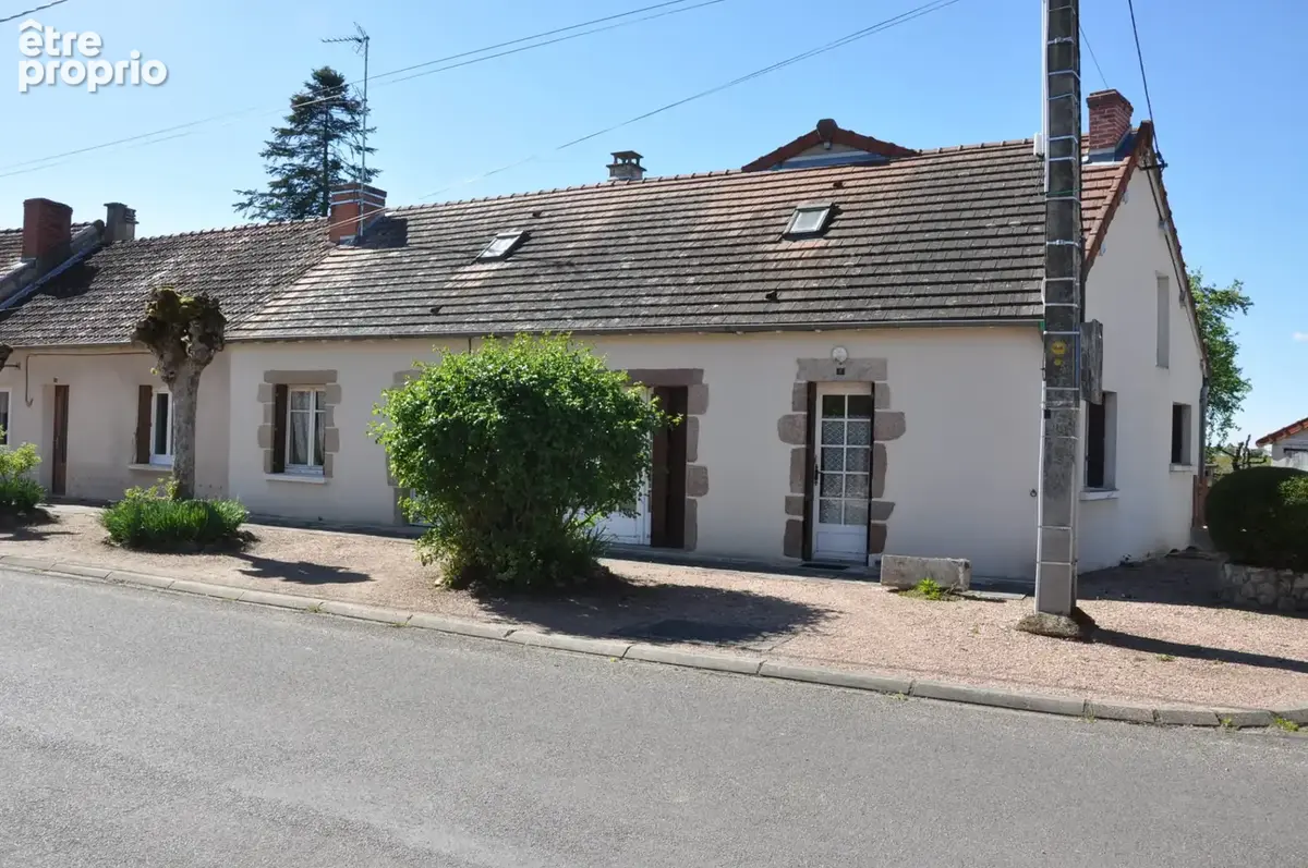 Maison à MONTCOMBROUX-LES-MINES