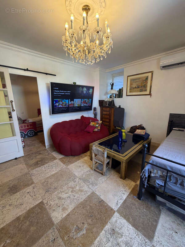 NICE   T1 bis en rez-de-jardin avec terrasse exceptionnelle, piscine et barbecue - photo 3