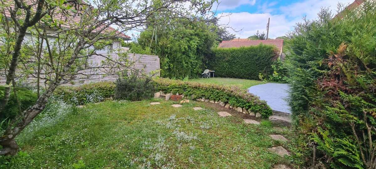 Maison à SAINTRY-SUR-SEINE