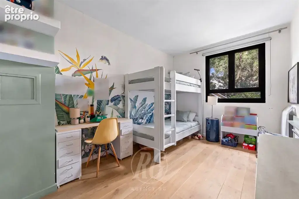Bel appartement de 93 m² en plein cœur de Garches – Emplacement N°1. - photo 7