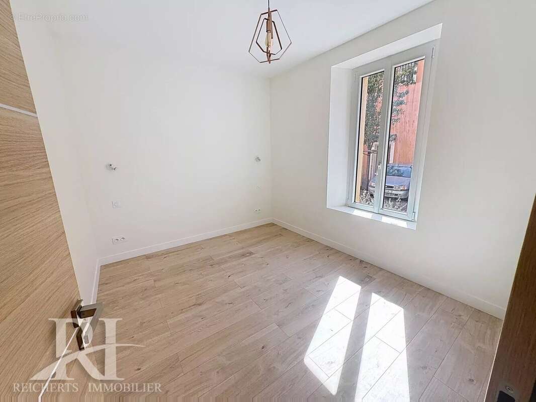 Appartement à MANDELIEU-LA-NAPOULE