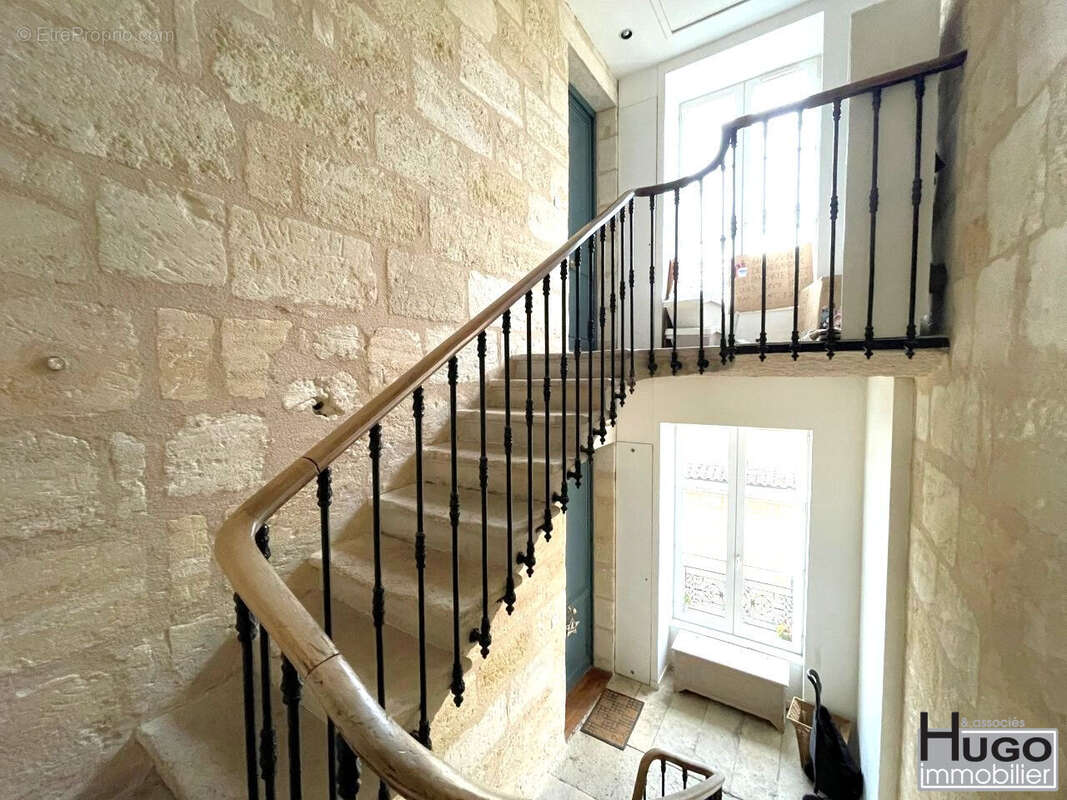 Bordeaux- proche du lycee montaigne et de la victoire- appartement t3 lumineux vendu libre ! - photo 12