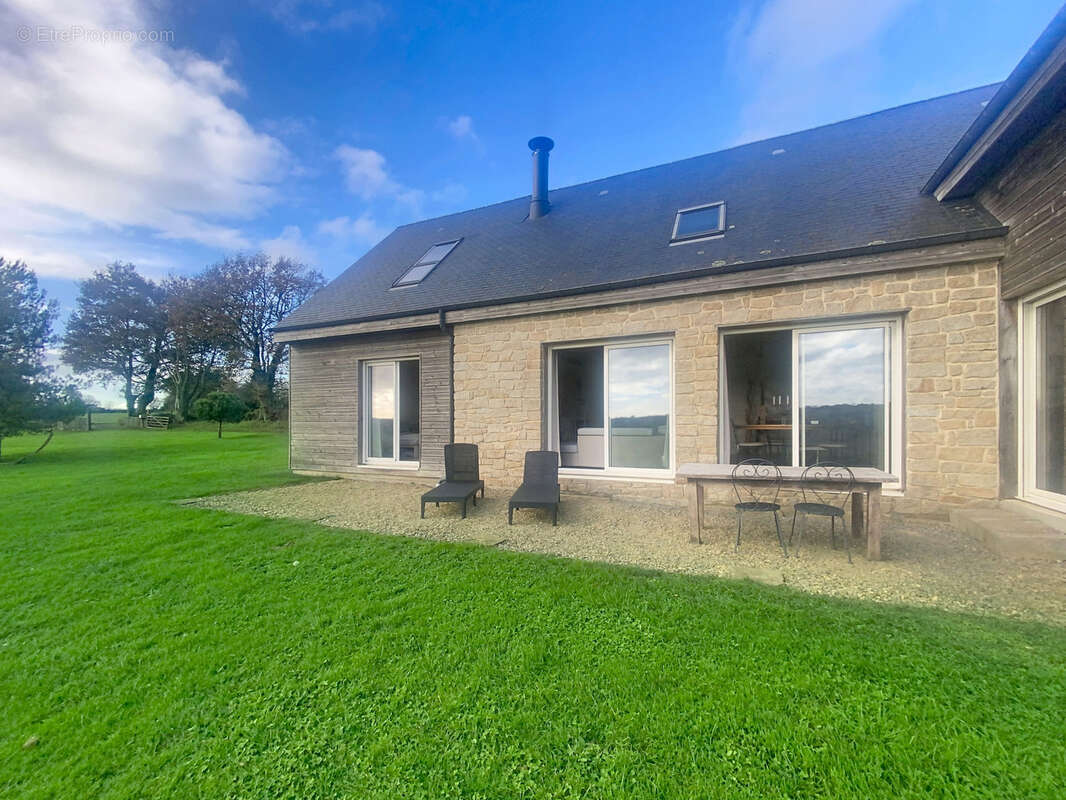 Maison à SAINT-JEAN-DES-CHAMPS