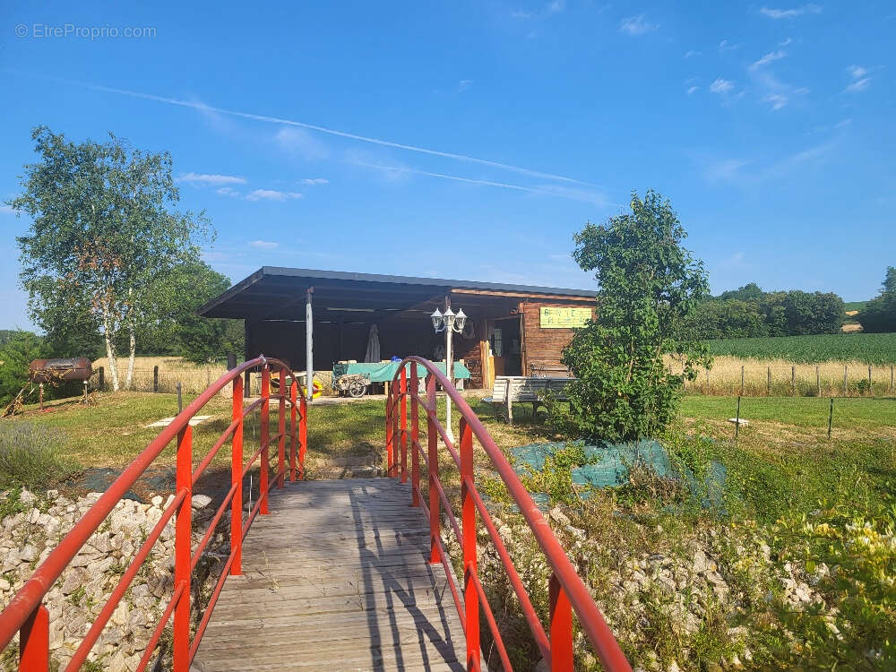 Terrain à CHATILLON-SUR-CHALARONNE