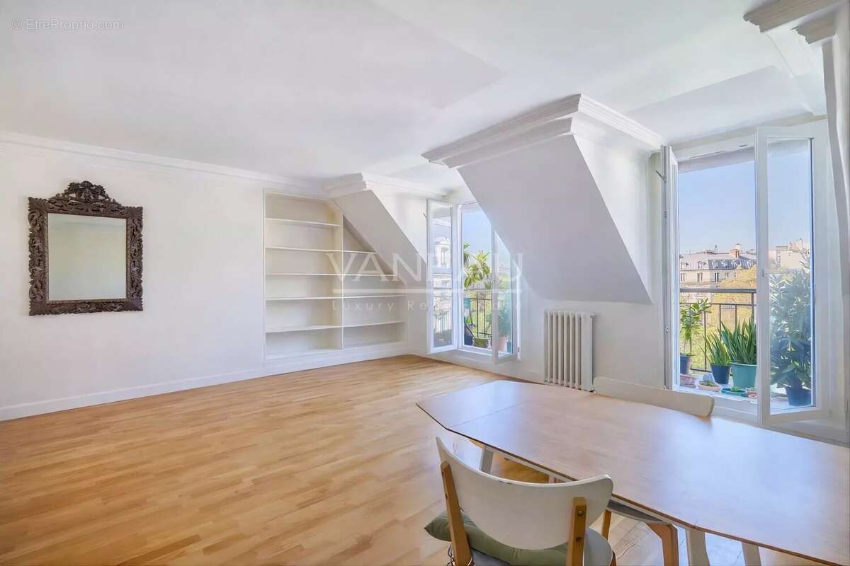 Appartement à PARIS-9E
