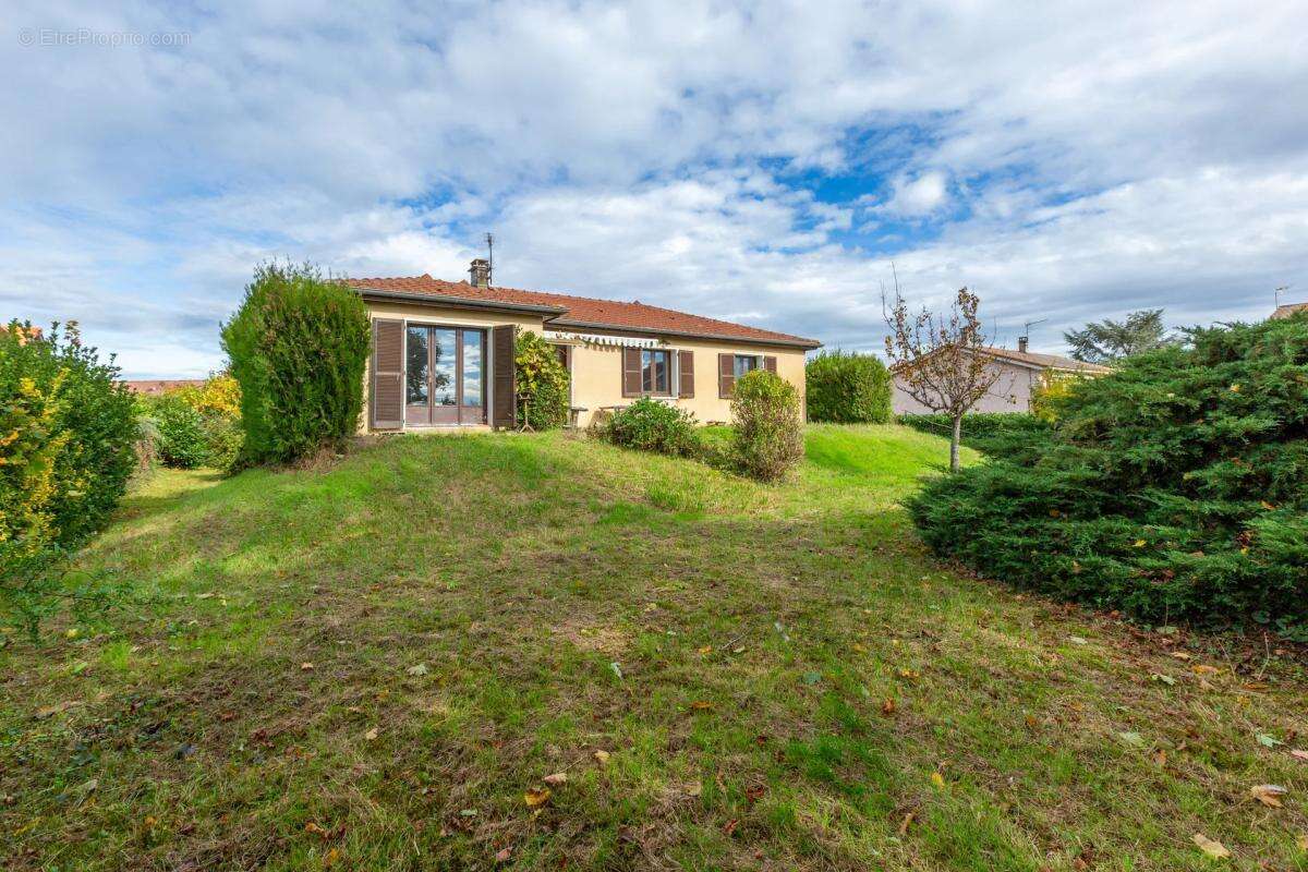 Maison à SAINT-BONNET-DE-MURE