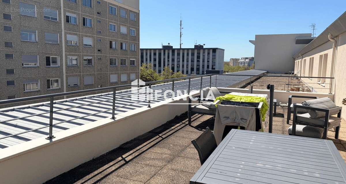 Appartement à LYON-8E