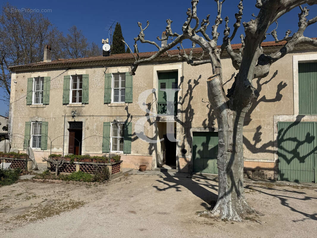 Maison à MAILLANE