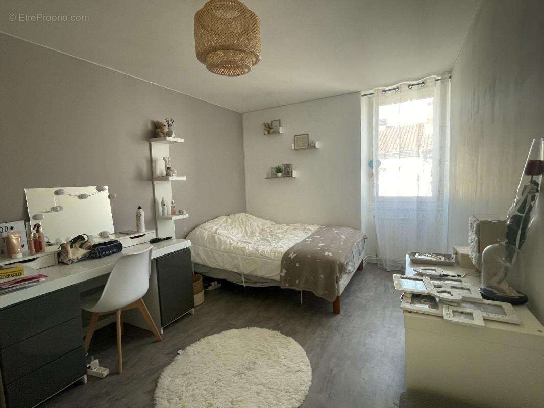 Maison à NOTRE-DAME-DE-SANILHAC