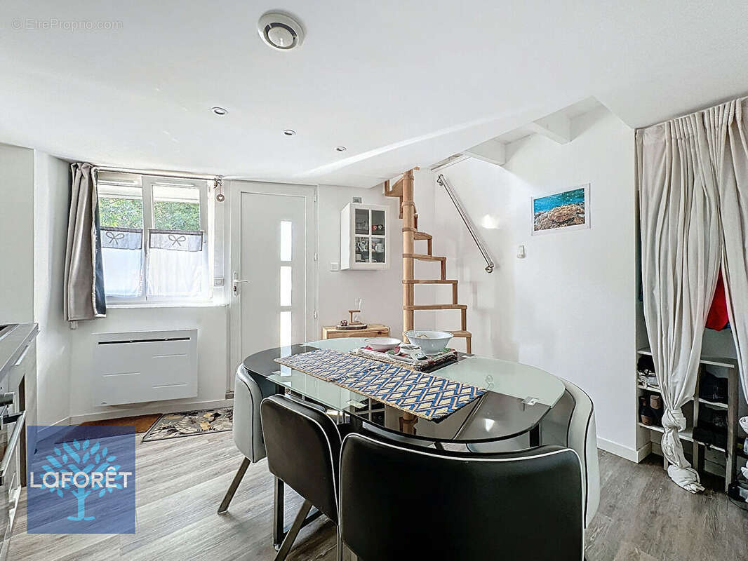 Appartement à LA FERTE-ALAIS