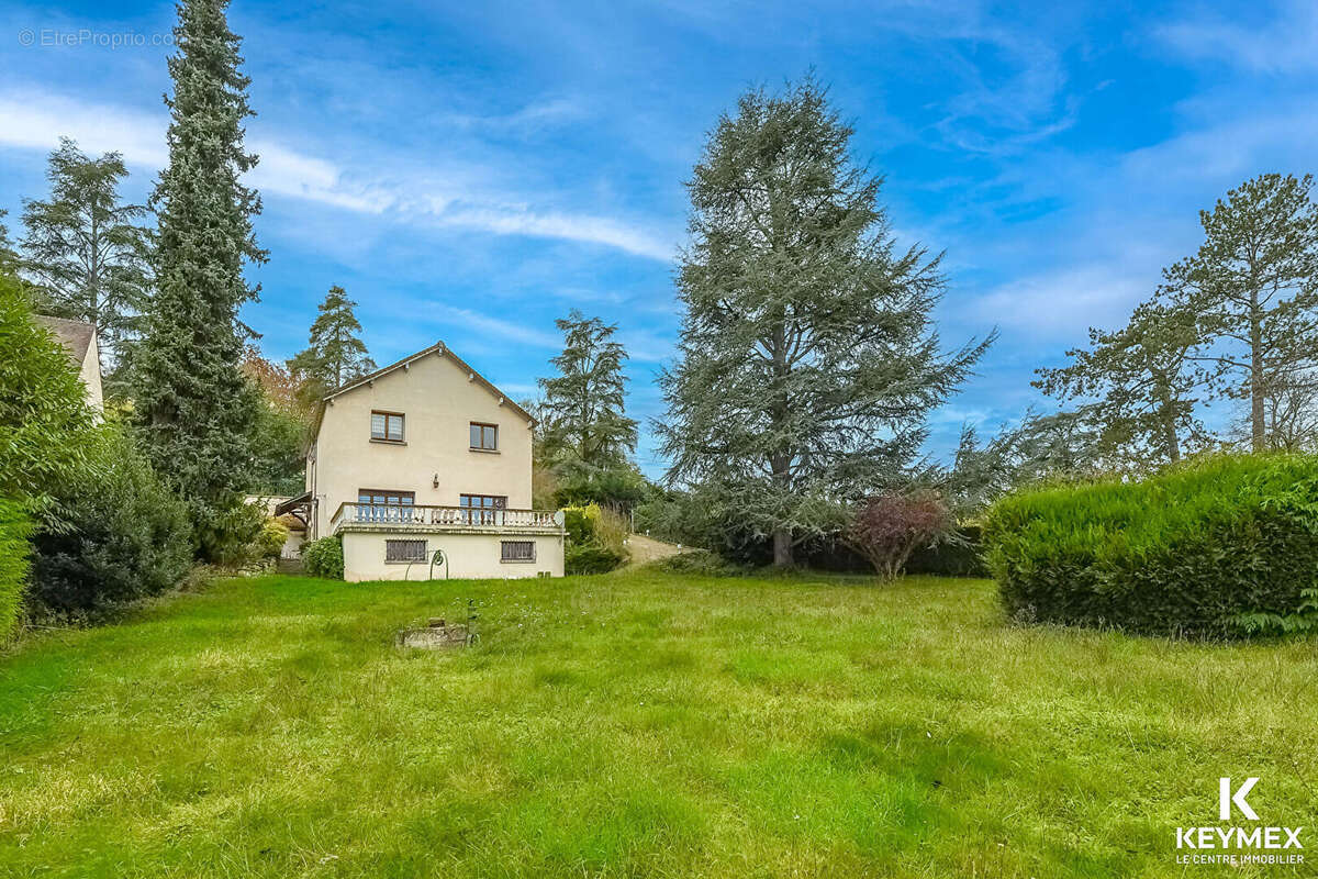 Maison à NESLES-LA-VALLEE