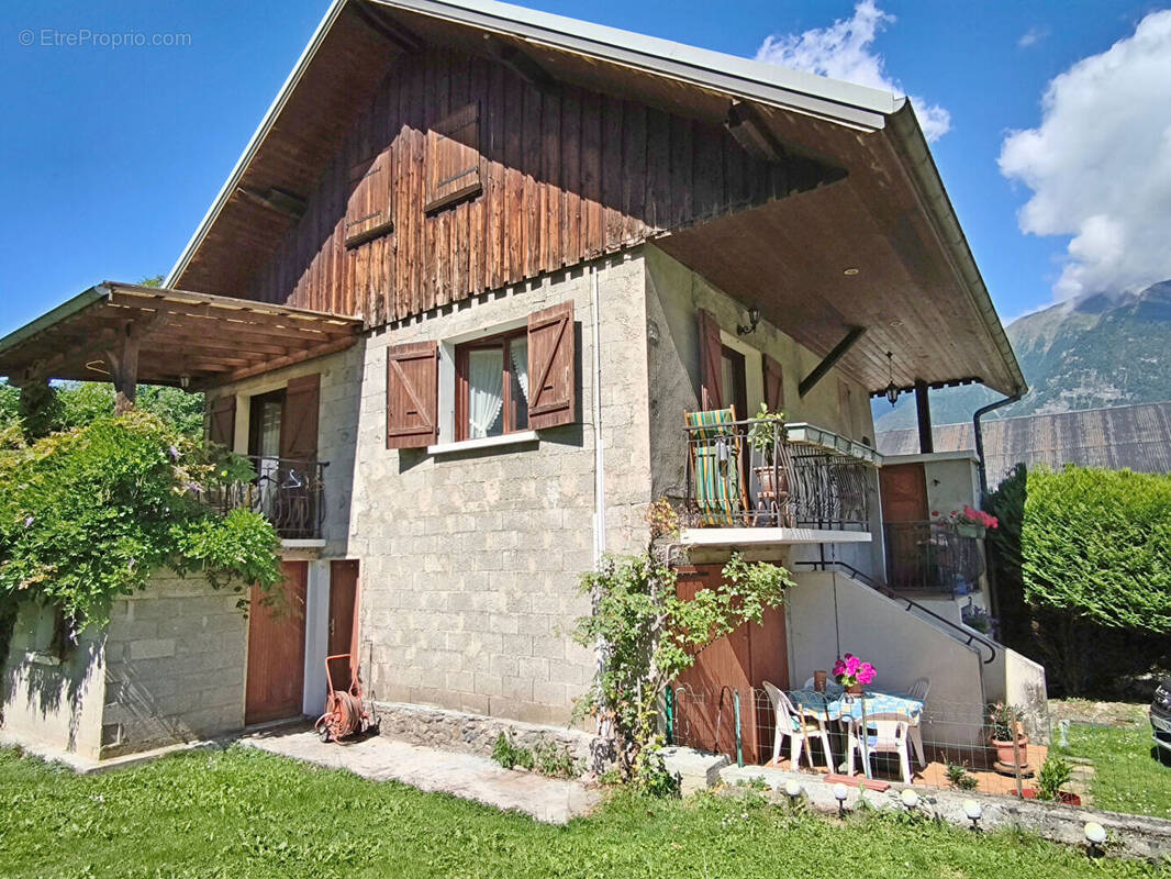 Maison à SAINTE-HELENE-SUR-ISERE