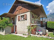 Maison à SAINTE-HELENE-SUR-ISERE