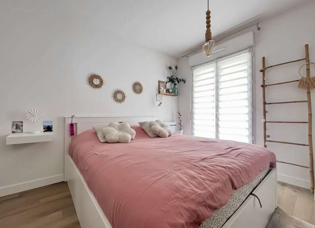 Appartement à LA MEZIERE