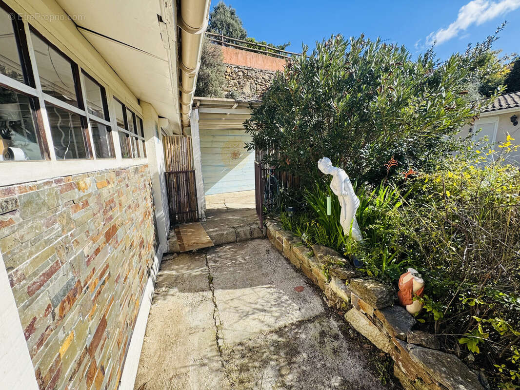 Maison à BORMES-LES-MIMOSAS