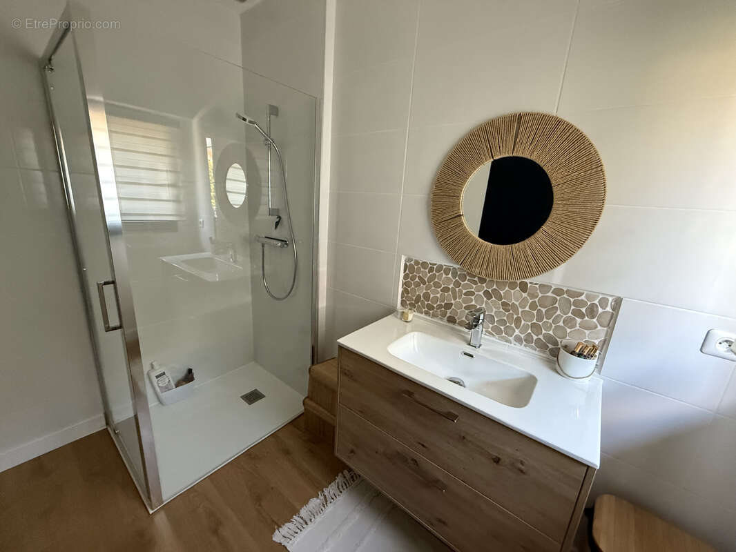 Appartement à VIVIERS-DU-LAC