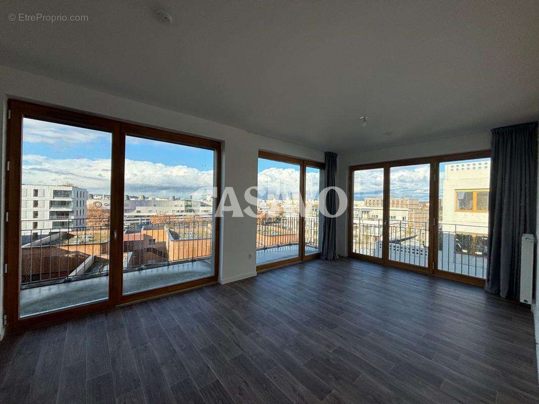 Appartement à L&#039;ILE-SAINT-DENIS