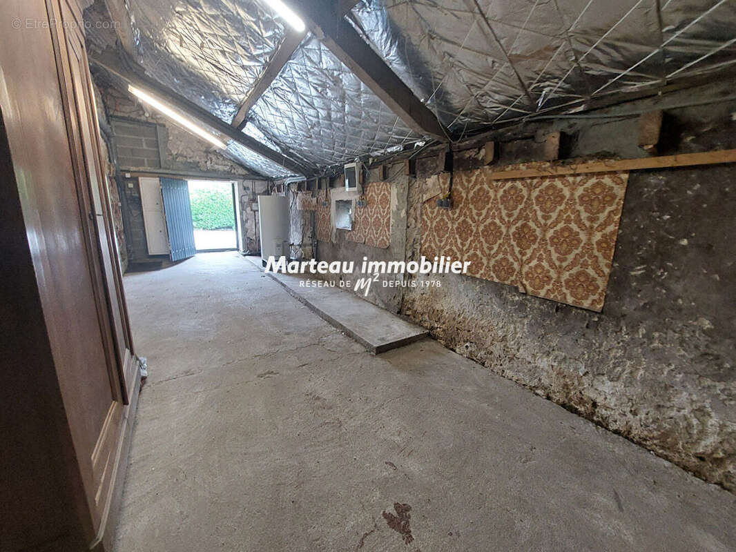 Maison à SAINT-BIEZ-EN-BELIN