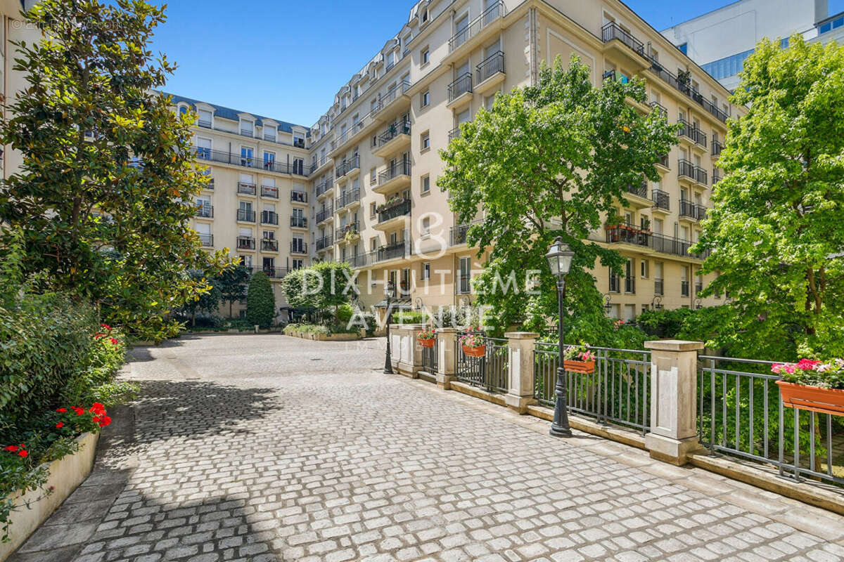 Appartement à PARIS-18E