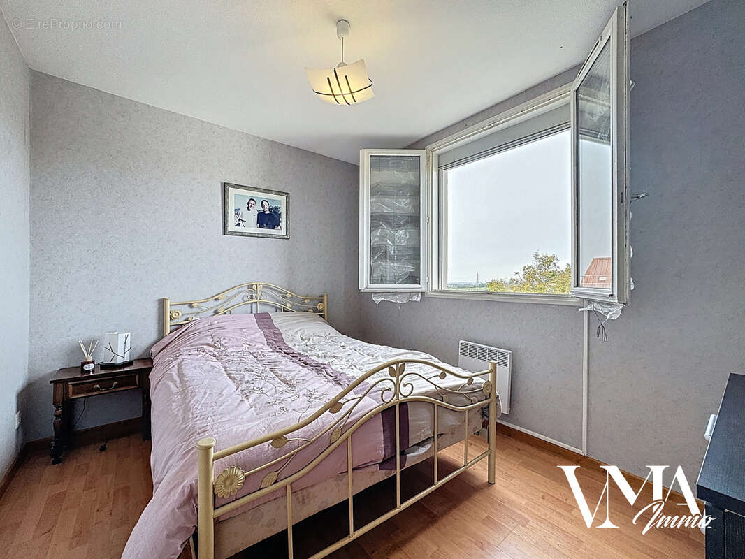 Appartement à LA TOUR-DE-SALVAGNY