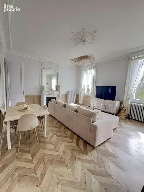 Appartement de caractère de 100 m2 avec parking privé   Immeuble de standing - photo 1