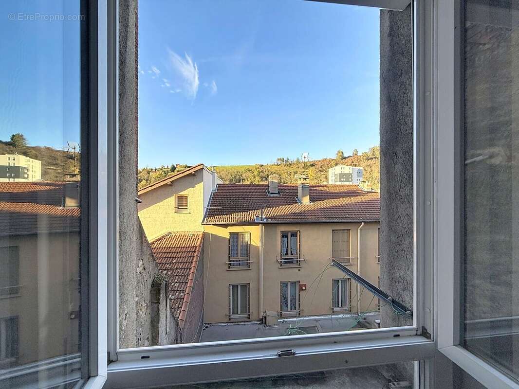 Appartement 45 m² à Le Chambon-Feugerolles  - photo 18
