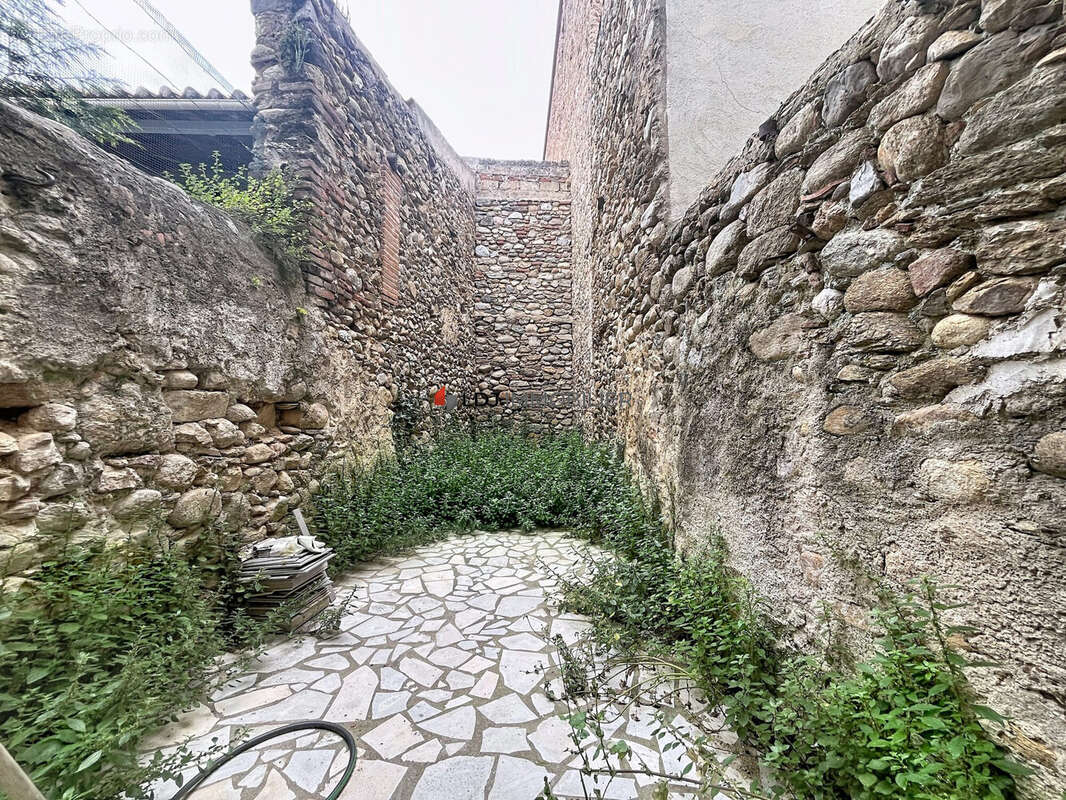 Maison 110 m² à Prades  - photo 2