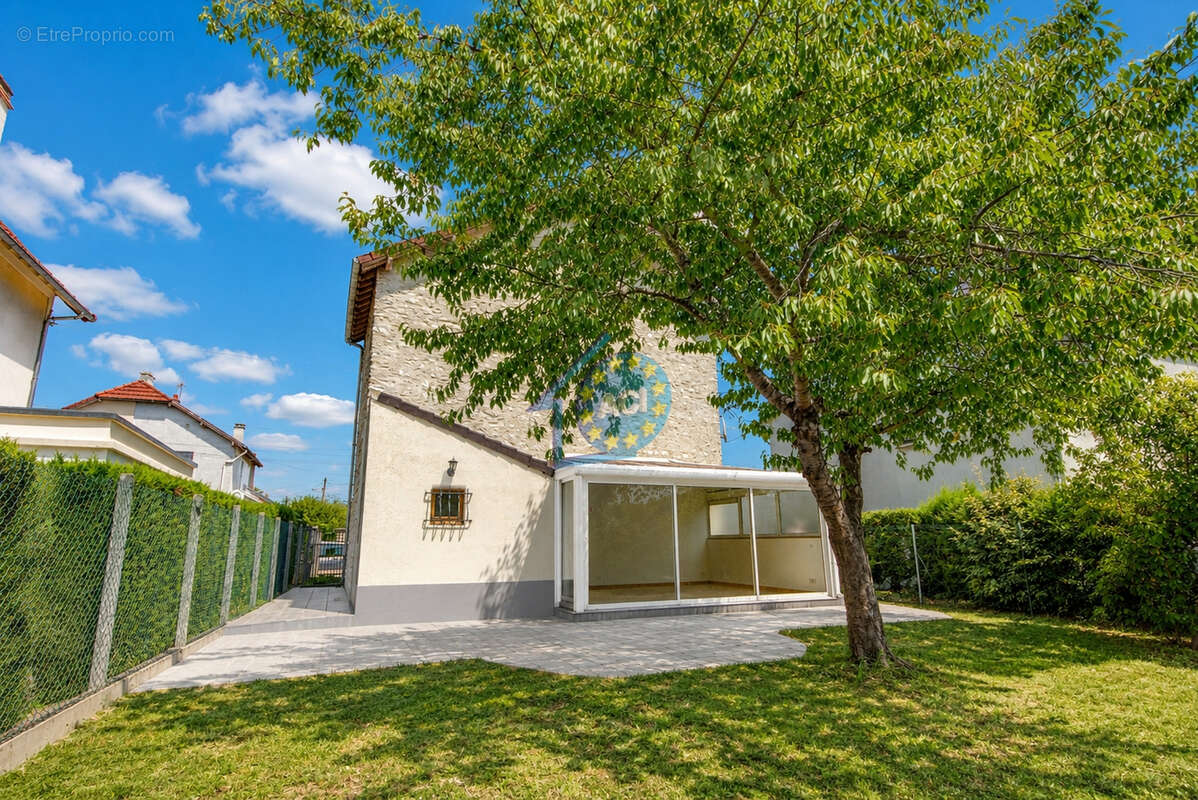 Maison bourgeoise Mantes-la-Jolie - 80 m² - 3 chambres - 450 m² terrain - photo 10