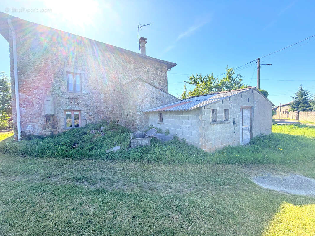 Maison à APINAC