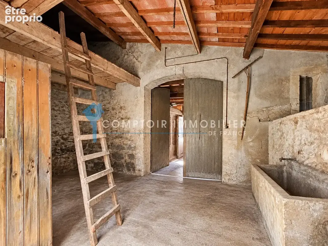 Dépt Hérault (34) - ANIANE - À vendre - Grande maison de village avec terrasse et garage - photo 4