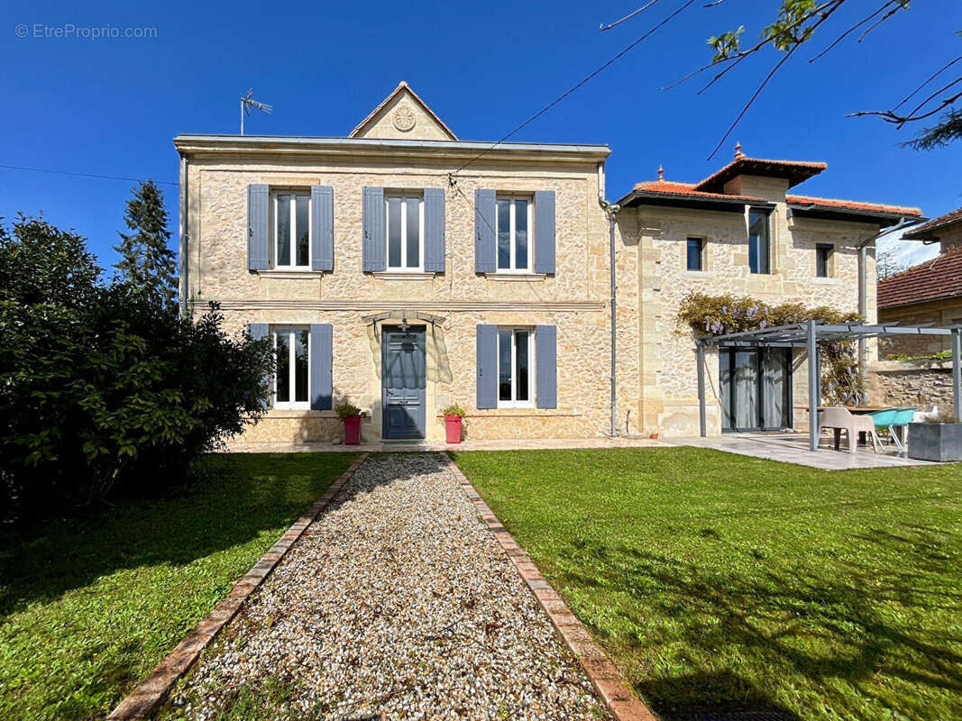 Maison à PUJOLS-SUR-CIRON