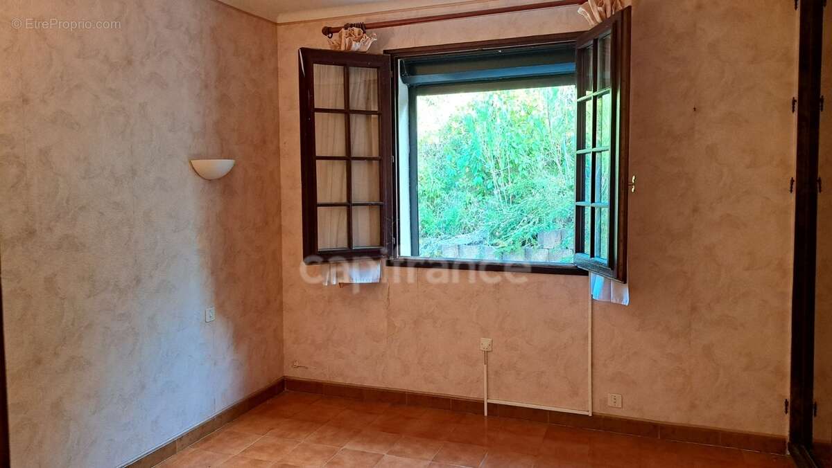 "Rare Gignac, emplacement unique vue panoramique exceptionnelle, Villa 6 pièces 148m2, terrain 2625m2" - photo 11