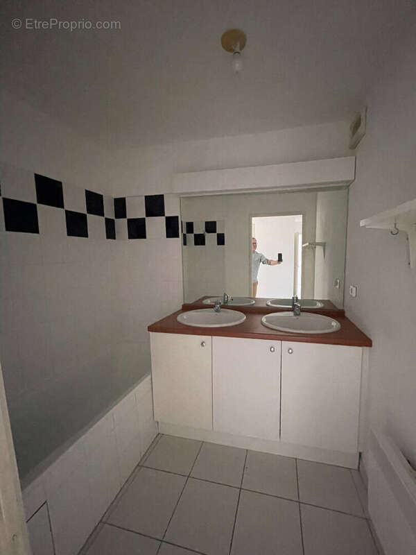 EXCLUSIVITE - Appartement T3 JARDIN BOTANIQUE - Entièrement rénové - photo 9