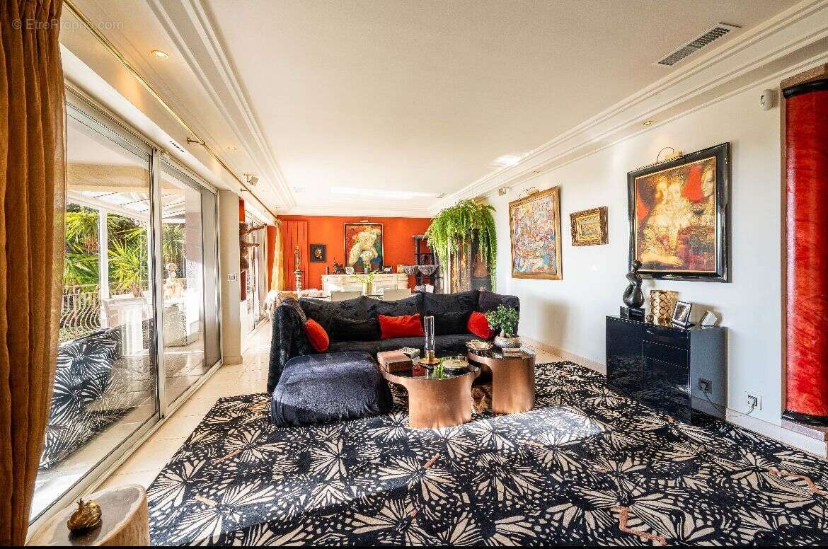 Maison à MOUGINS