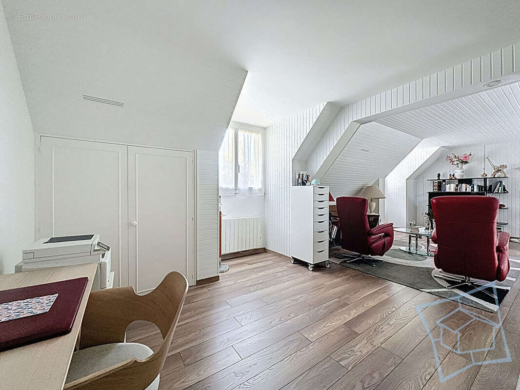 Maison à DAMPIERRE-EN-YVELINES