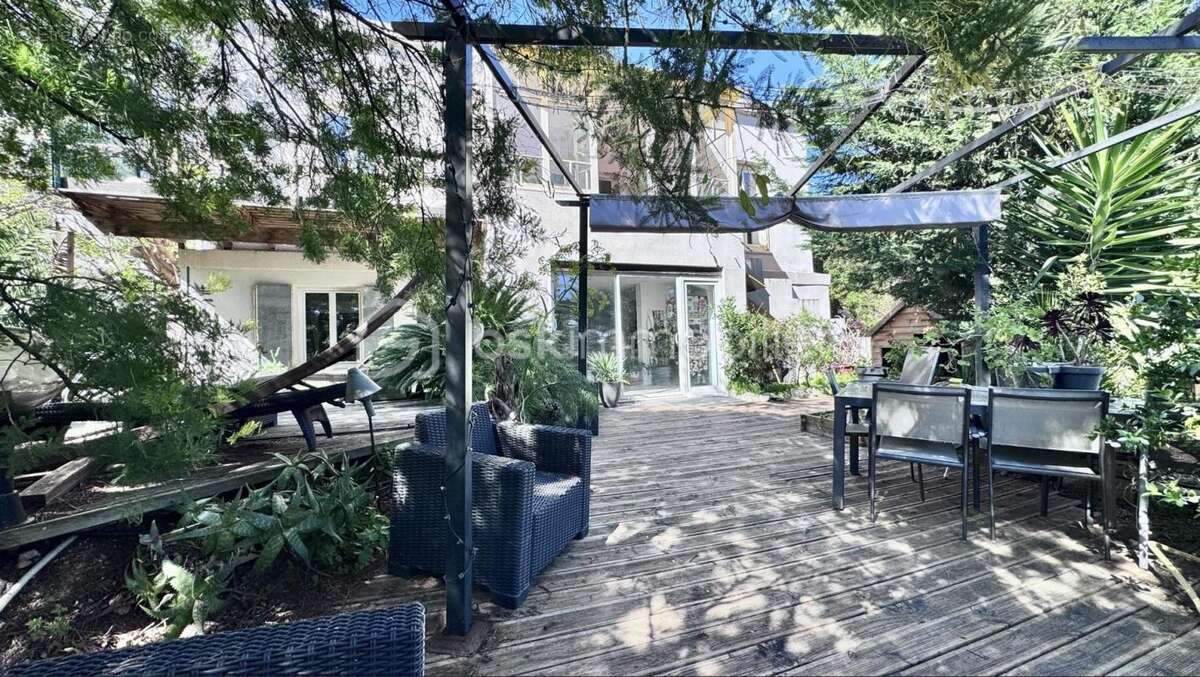 Achat Maison de caractère rénovée  179 m² 4 chambres Terrain arboré avec piscine à Toulon - photo 2