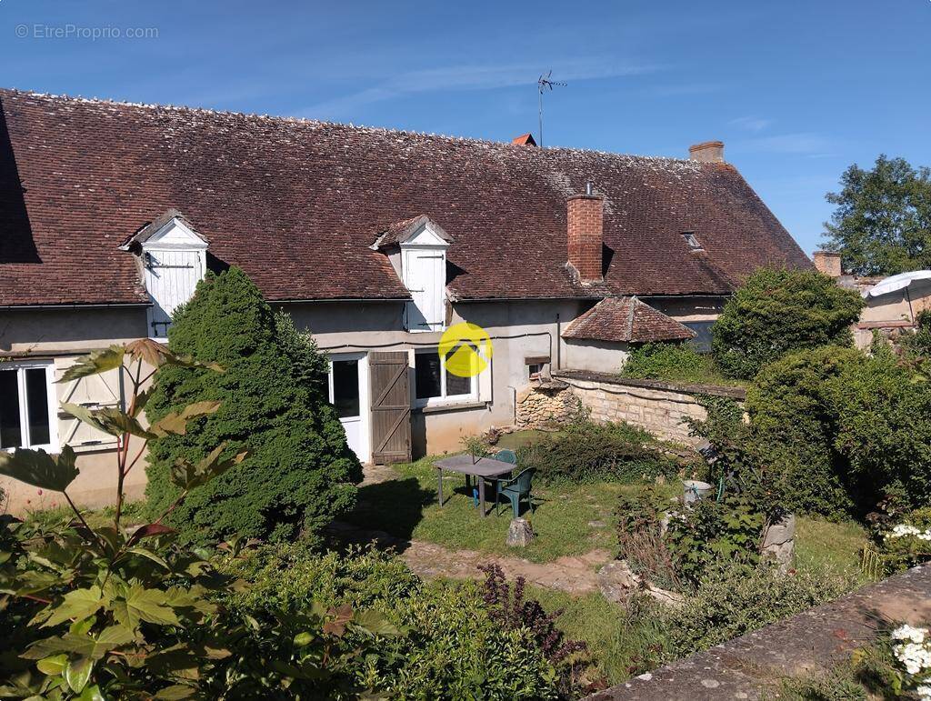 Maison à LURCY-LEVIS