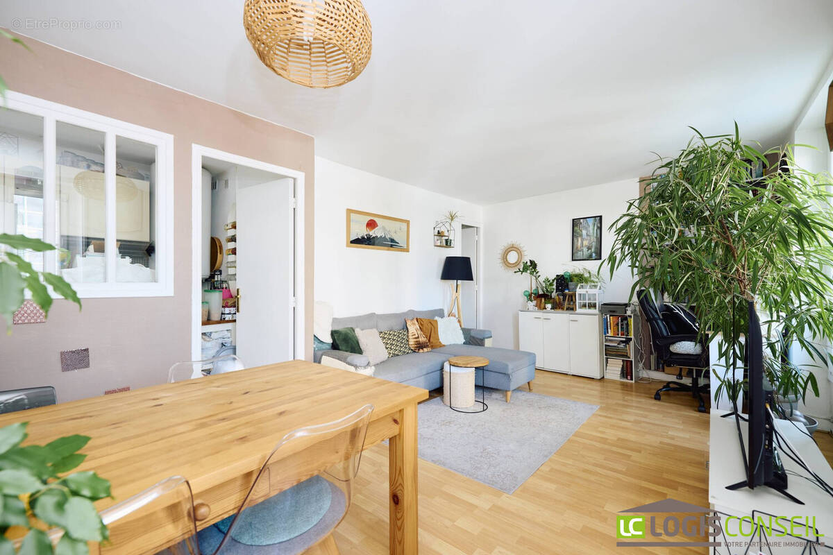 Appartement à BOURG-LA-REINE