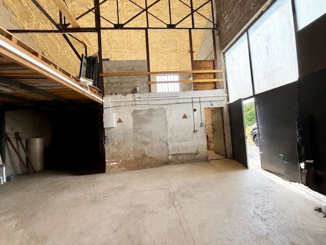 Local 135 m2 - photo 4