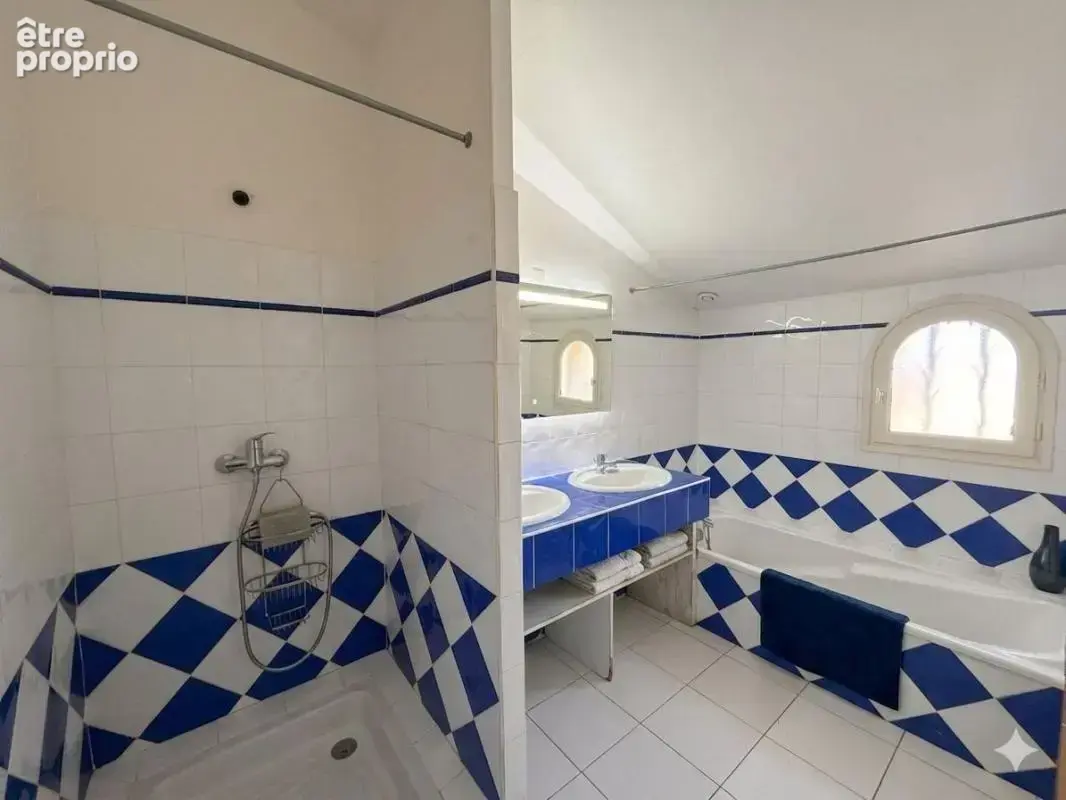  Plaisance : 178 m² à rénover ! 5 chambres, garage XXL, piscine & cheminée — Vos clés dès cet automne pour lancer votre projet ! - photo 6
