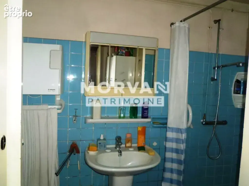 Centre bourg - maison avec jardin et dependances - 49900 € - photo 17