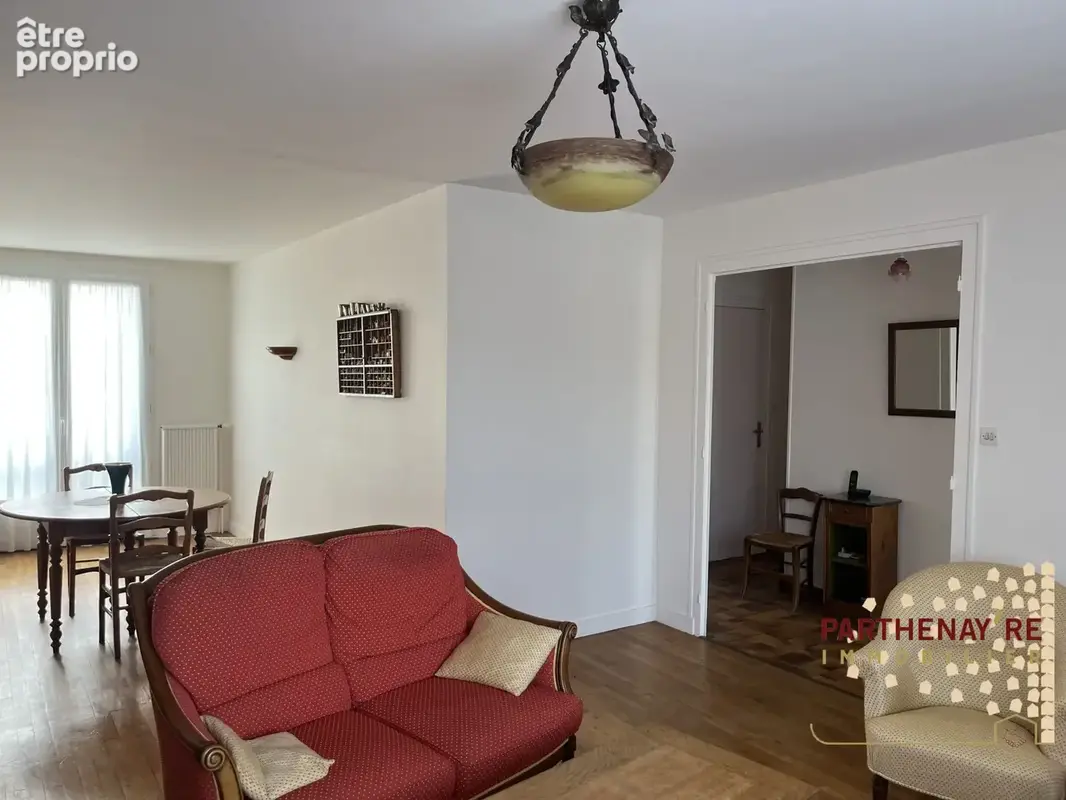 Maison 92 m² à Parthenay  - photo 4