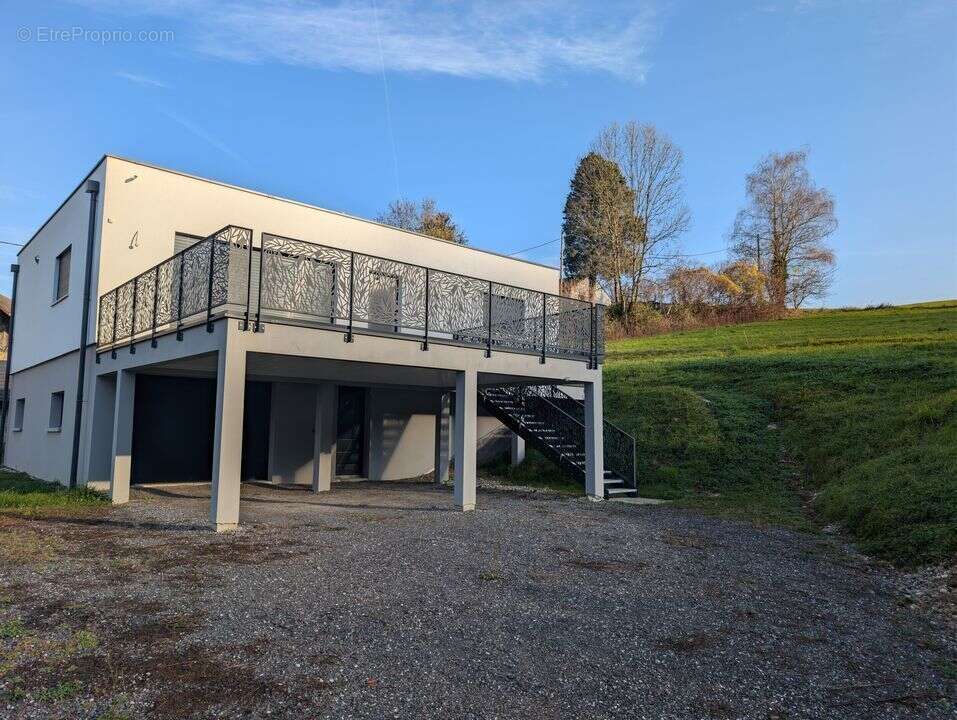 Maison à CHATEAUNEUF