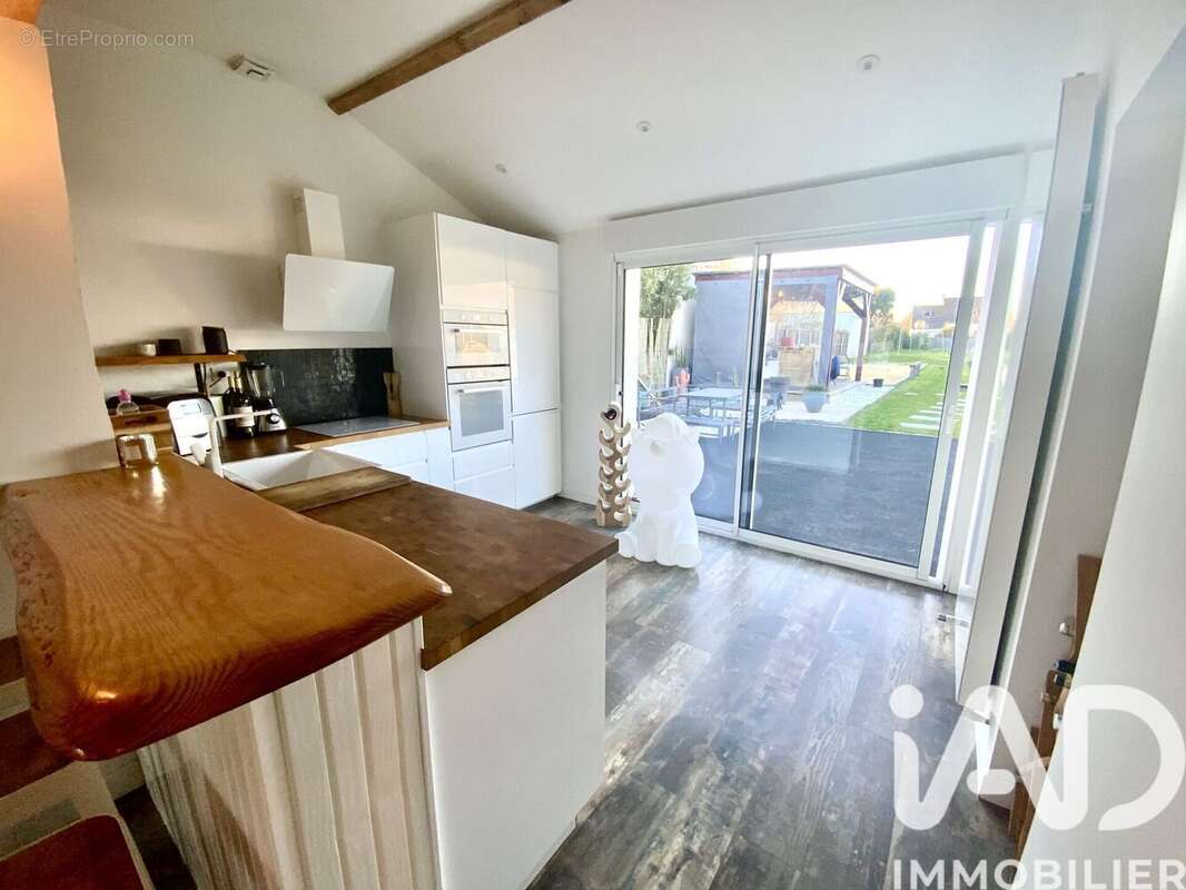 Maison 128 m² à Saint-Andre-Des-Eaux  - photo 8