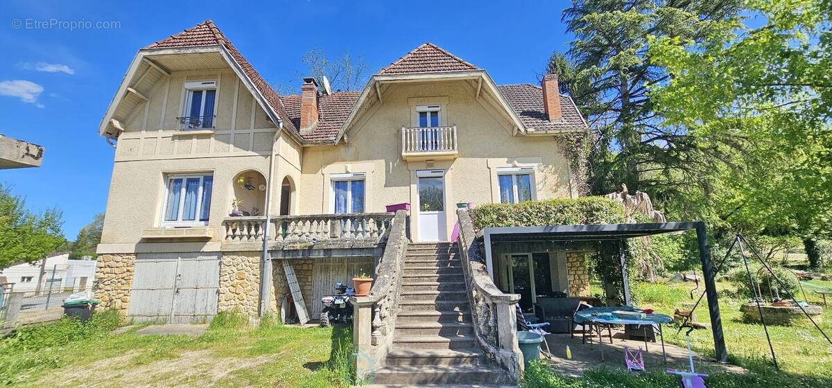 Maison à GROLEJAC