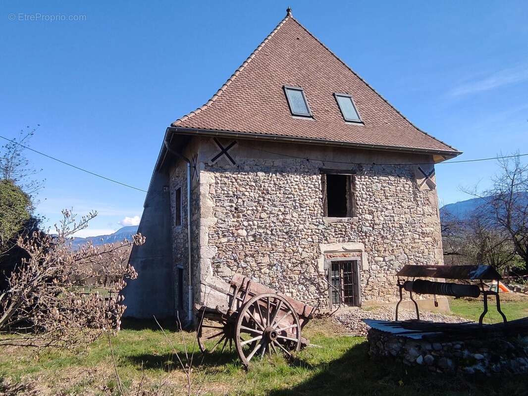 Appartement à SAINT-JEAN-D&#039;AVELANNE