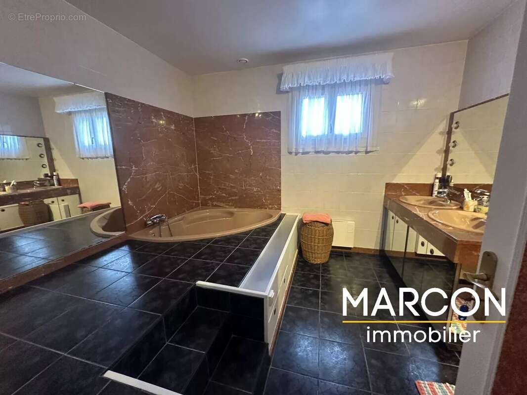 Maison à SAINT-SULPICE-LAURIERE