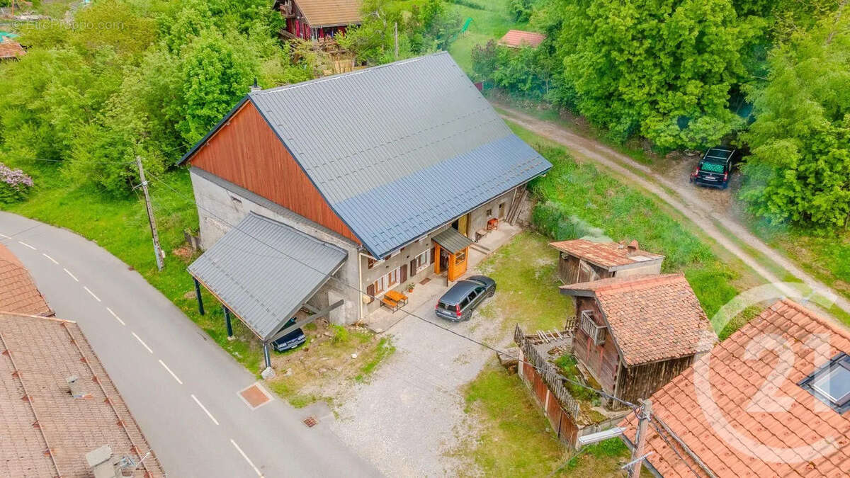 Maison à THOLLON-LES-MEMISES