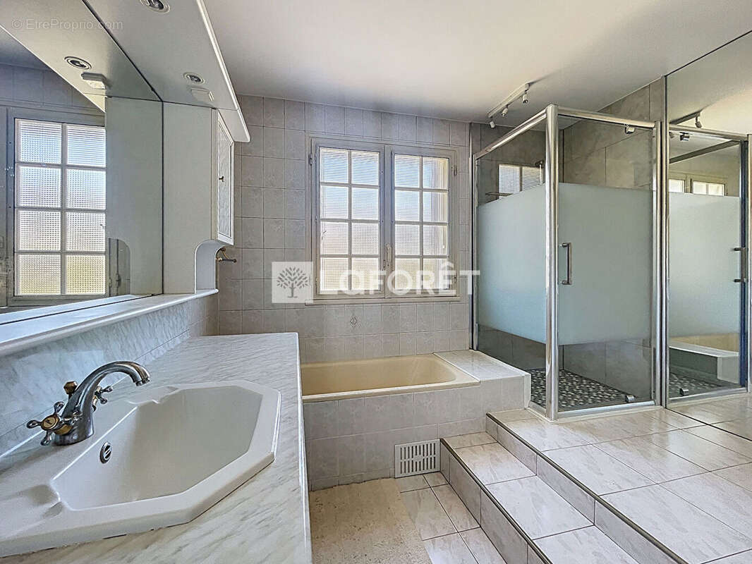 Exclusivité - Maison familiale - 4 chambres - Sous Sol total -1326 m² de terrain proche Luzarches - photo 14